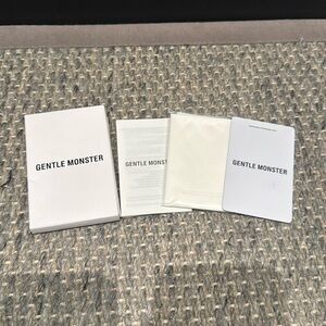 Gentle Monster lense Glasses Cloth / Authentic Card